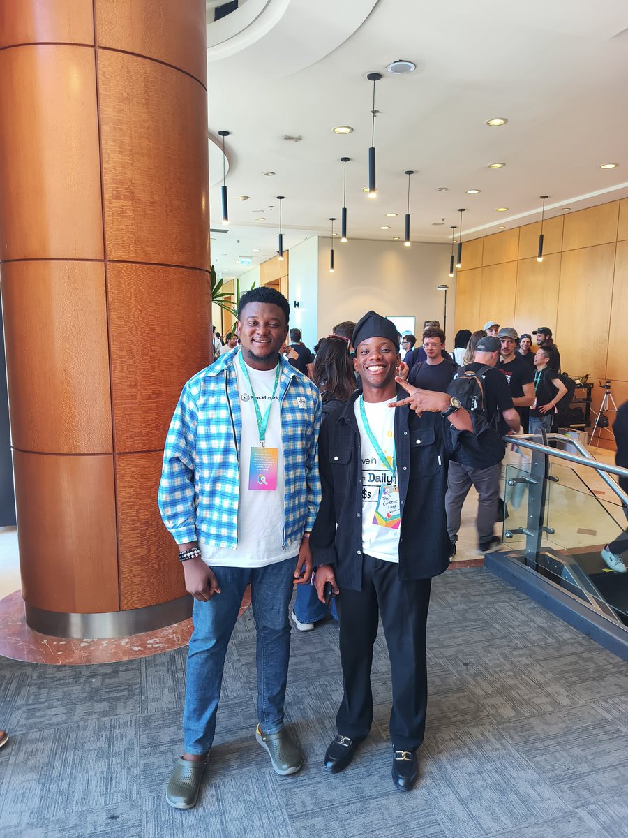 scarfacedoteth's tweet image. Yesterday at the Base Bath startup Track Pitch Day, I was in the room, and FIVE African teams took the stage, pitching to a global set of audience and investors. And they delivered.

Then I saw this from the Base West Africa lead @Sir_Damilare :

 “You come into rooms like this…