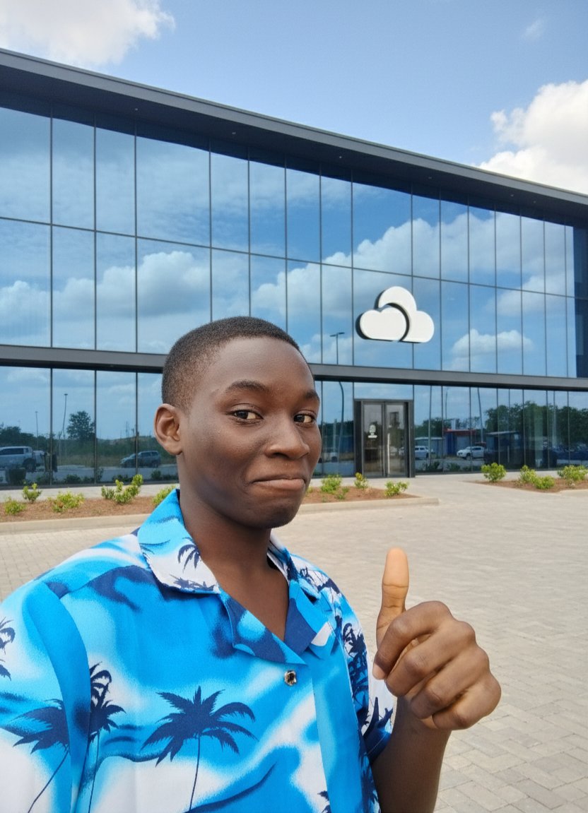 ennycodes's tweet image. First day as an intern at cloudfare. 

Keeping the internet running smoothly 🙂