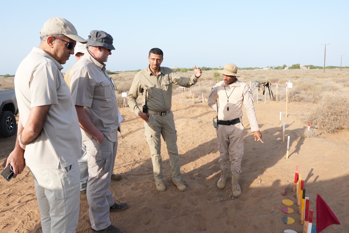 Masam_ENG's tweet image. Project Masam management conducted a routine inspection of our #demining teams in Midi to review progress and ensure work meets international #MineAction standards. Regular field checks are essential for #safety, quality control, and adjusting clearance plans in one of #Yemen’s…