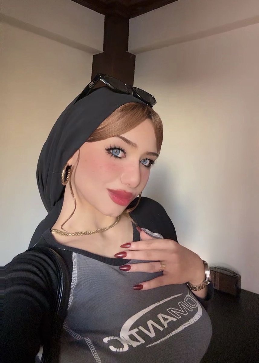 اللي عاوز يدخل مزرعة الكلاب والخدامين بتاعت الملكة الفحلة رتيويت لمنشوراتي ومتابعة وتنبح وتعليق جميل وتبعتلي صور قارحة اوي اوي اوي اوي