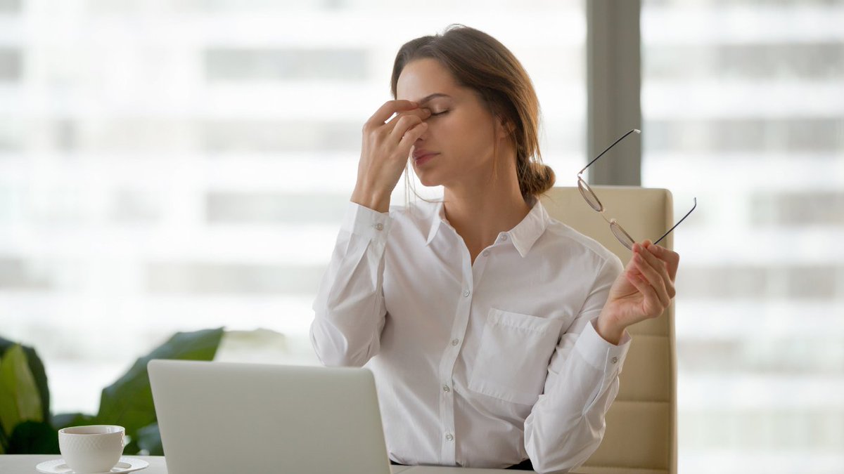 ¿Sabías que una buena ergonomía visual puede ayudarte a prevenir la fatiga ocular?

En nuestro nuevo artículo te contamos cómo cuidar tus ojos en el trabajo y en casa. 👉 opticasflorida.com/blog/ergonomia…

#mallorca #opticasflorida #ergonomiavisual