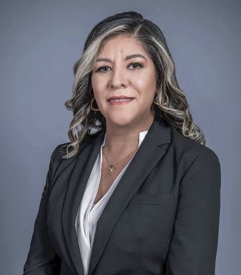 JPPerezB's tweet photo. Quiero felicitar a mis compañeras de gabinete: #AleRivera, @lupita_roblesmx e @ItzelBalderasH. 🥳

Es un privilegio formar equipo con tres mujeres tan comprometidas con #Guanajuato.

🎊 ¡Les envío un abrazo y mis mejores deseos! 🎊 https://t.co/Lj02bmqV2r