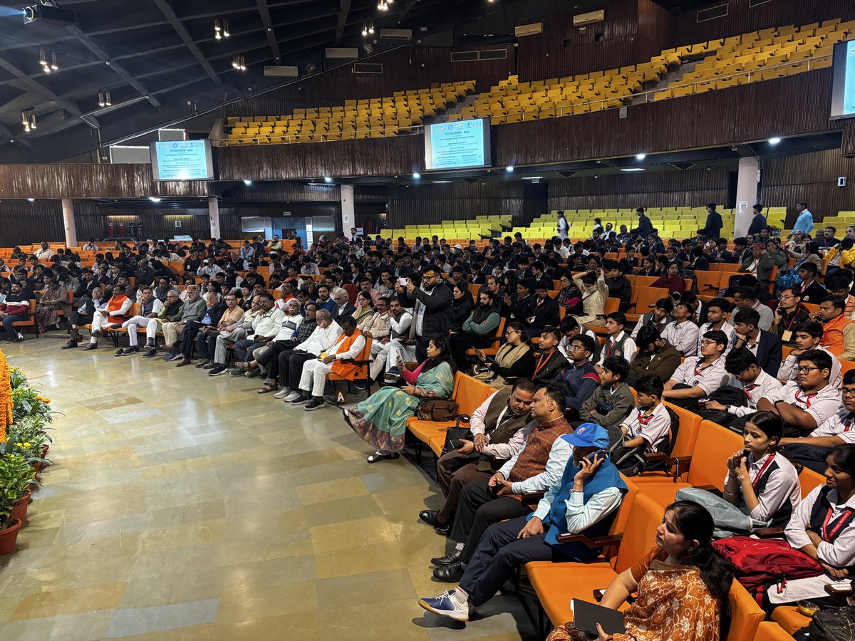 Unnatbharat_Tw's tweet image. TECHATHON 2025: 100 students showcase 100 innovations from Atal Tinkering Labs at @iitdelhi, driving vision of Viksit Bharat @2047! Jointly organised by Vidya Bharti Akhil Bhartiya Shiksha Sansthan &amp;amp; Unnat Bharat Abhiyan, promoting holistic education &amp;amp; student talent.