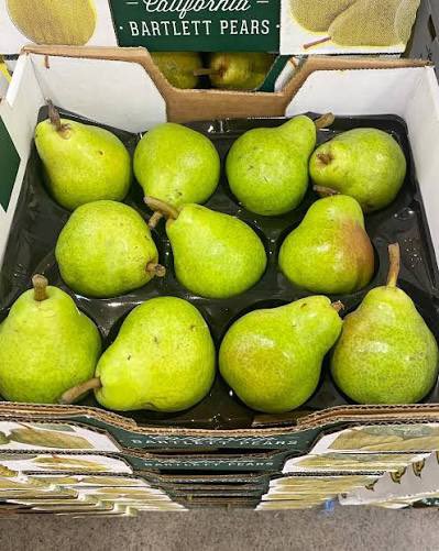 MoonAtCloud's tweet image. 我一生的吃梨经验，在Costco的Bartlett梨面前一文不值

在中国吃梨几十年的“梨界老司机”，在Costco买Bartlett梨，如果用中国的经验对待这些梨，有很大机会翻车，最后全烂在你手里。

不是你不懂梨，是你压根没见过另一个大陆的“梨脾气”。…