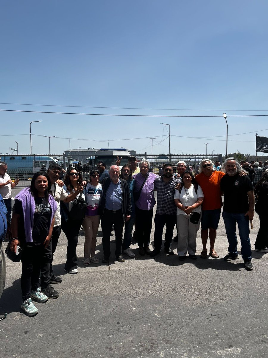 Los jueces de la doble vara y al servicio de la caza de brujas hoy se están ensañando con Julio De Vido, al que encarcelan arbitrariamente en el penal de Ezeiza a pesar de que, por su edad y su enfermedad crónica, reúne las condiciones para prisión domiciliaria.