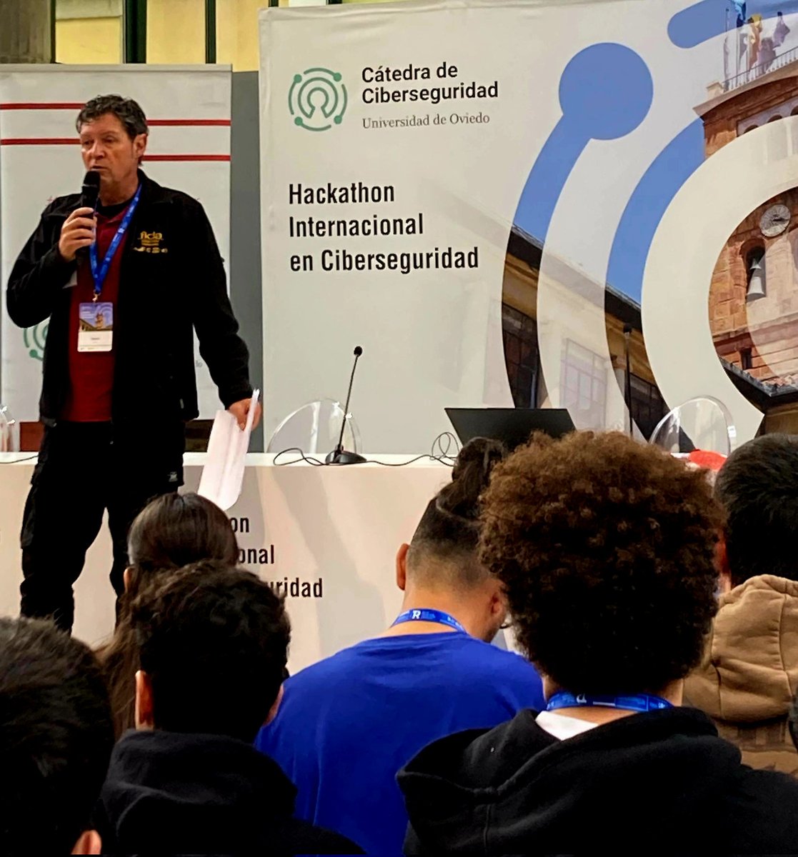 kriesgo's tweet image. Facilitando la co-creación de soluciones innovadoras a los retos de empresas del @ClusterTICAstur propuestos a los equipos de estudiantes universitarios en el HACKATON CIBERSEGURIDAD @uniovi_info que compartimos estas intensas y creativas mañanas @INCIBE enhorabuena #innovación