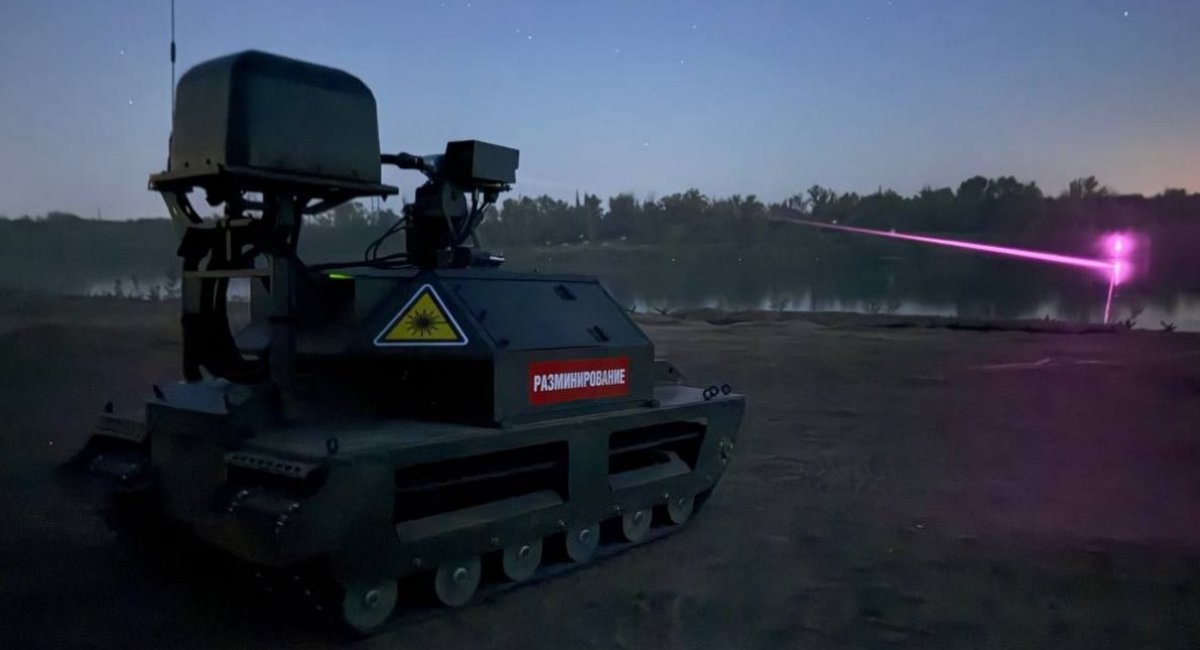 charly0153's tweet image. Las últimas en verse han sido el LASER aunque ya digo que le han instalado de todo. La clave es la plataforma y en esta han conseguido un producto práctico. Aquí varias con lanzagranadas y una de transporte