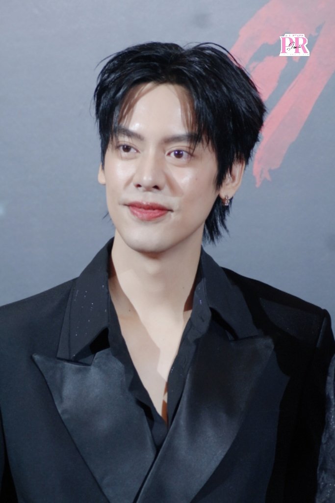 prjipata's tweet photo. "เต้ ดาวิชญ์ และ คิมม่อน วโรดม" ร่วมเดิน red carpet ในงาน GALA PREMIERE ภาพยนตร์เริ่อง “ตาโขน (The Cursed Mask)”
#ตาโขนGALAPREMIERE
#ตาโขน #TaKhon #TaKhonTheCursedMask
#TaeDarvid
#ขุณขิมมอญ #KiimMon
#StarhunterEntertainment #iQIYI https://t.co/isEQUyJA4S