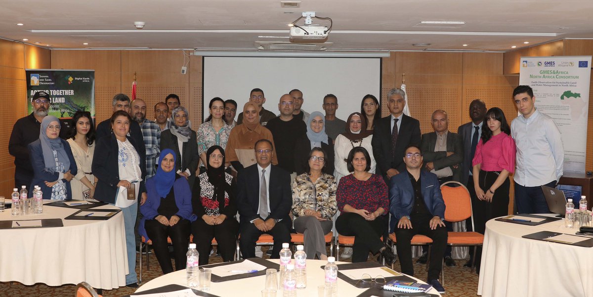 OSS_Comms's tweet image. How can Earth Observation revolutionize the monitoring and management of soil degradation?
This question was at the heart of the national technical workshop co-organized by the @OSS_Comms and @DEarthAfrica in Tunis on November 18 and 19, 2025.
oss-online.org/en/OSSDEATunis…