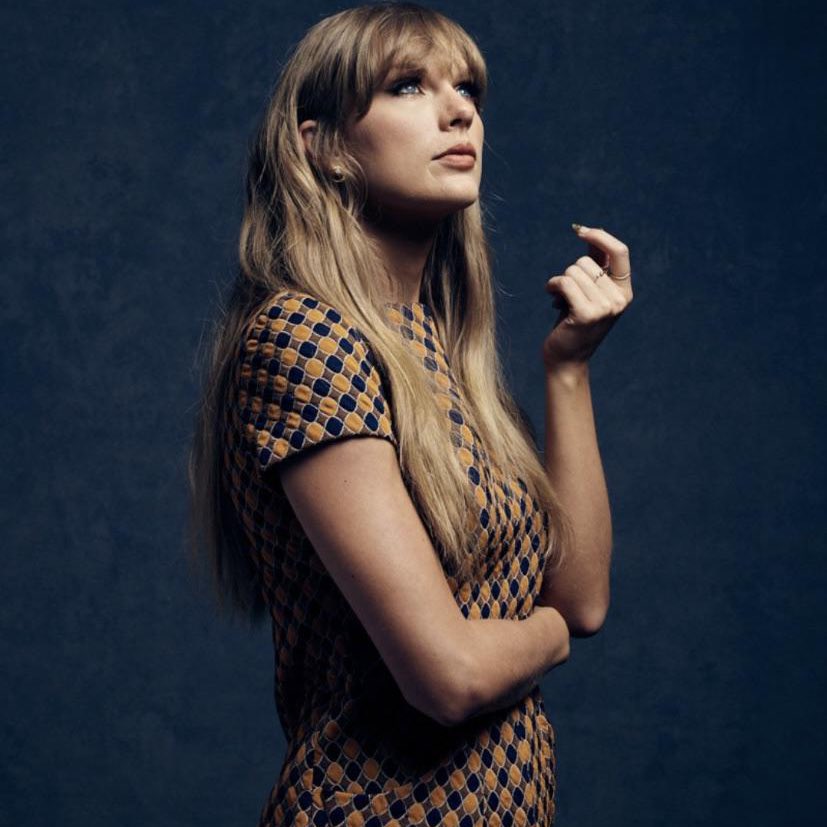 theTSupdates's tweet image. 💬| Writer and producer of “The Office”, Michael Schur on how Taylor Swift’s “gold rush” is one of the songs that inspired his journey:

“Thank you, Taylor Swift. Like, you have reminded me that the process of writing can be an imaginative journey.”