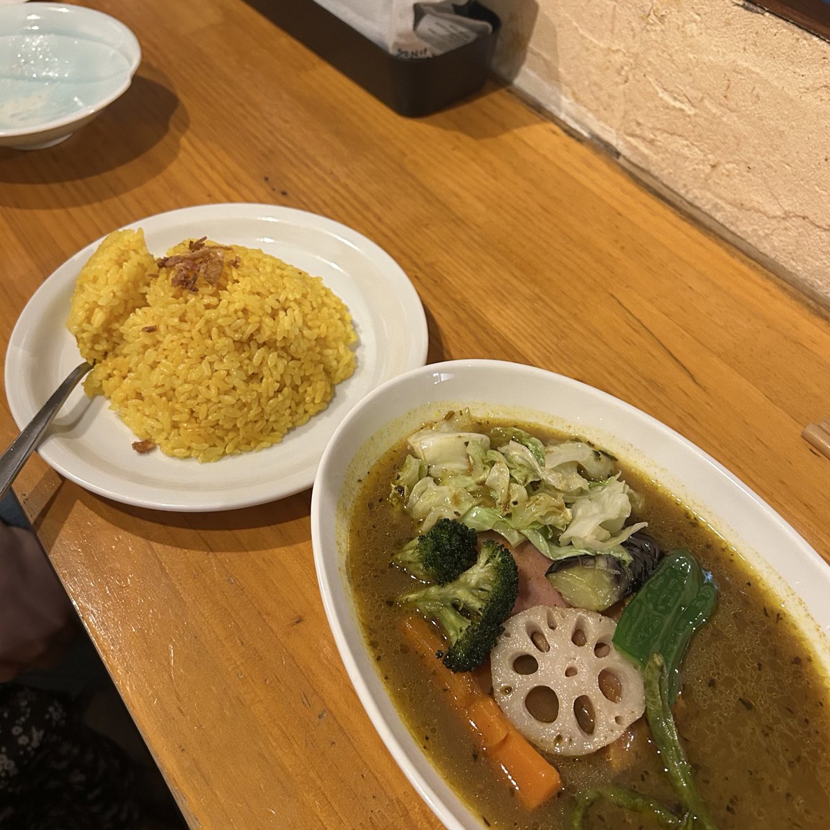 emecha_LR's tweet photo. 20日（木）にサロの系列店のインダ出勤します！！！
夜24:00～朝7:00までいます！✨️
スープカレー屋さんです🍛
めっちゃ美味しいから是非食べに来て欲しいです🥹🫶お酒だけでも♡
飲み終わりや出勤終わりにぜひ！
ALTに場所かいてます！ https://t.co/UG35x8SZmV