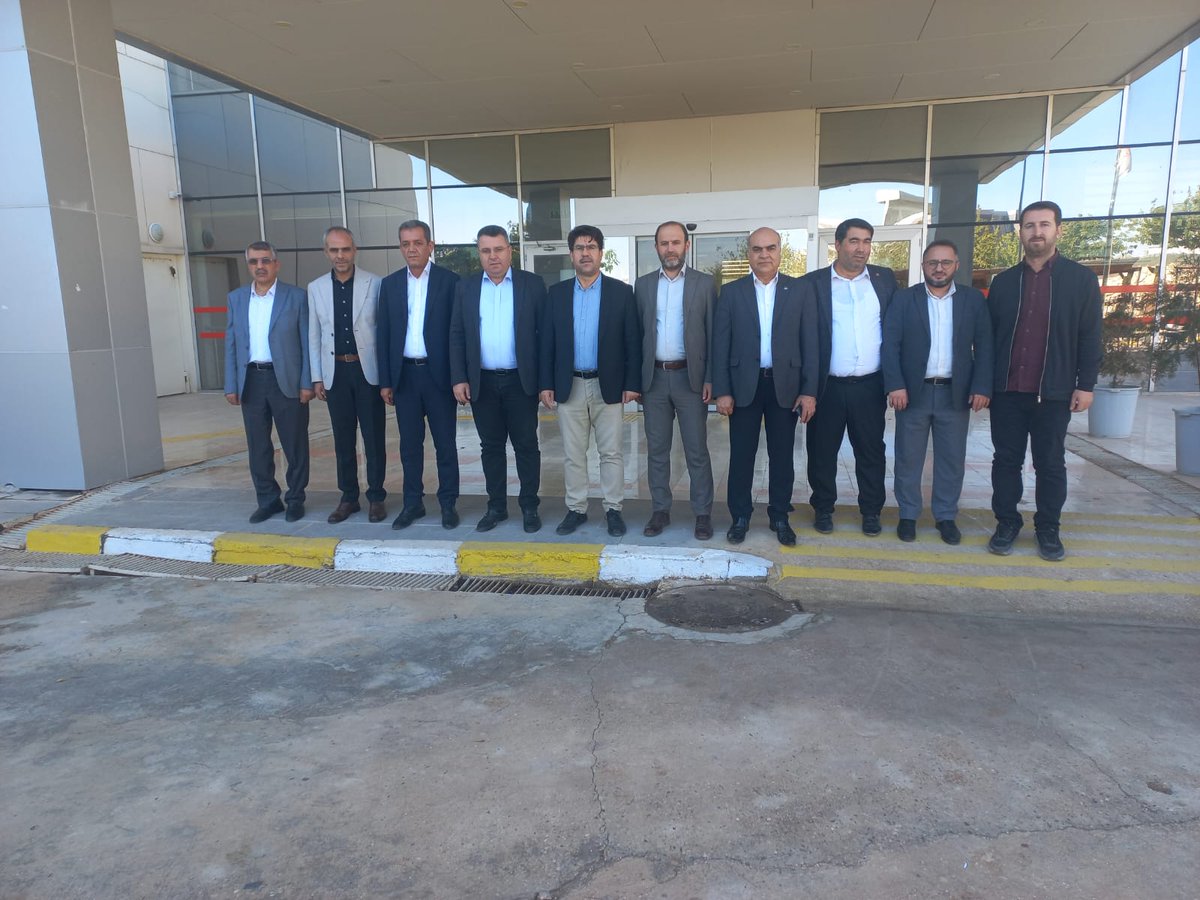 Nazik ziyaretleriyle bizleri onurlandıran kıymetli hemşehrim Şanlıurfa Memur-Sen ve Eğitim Bir Sen şube başkanı İbrahim Çoşkun Mermur-sen ilçe temsilcileri Abdullah Karababa, Fehmi Çalışkan ve yönetim ekiplerine teşekkür ederim. Çalışmalarında başarılar dilerim.
<a href="/ibrahimcoskun63/">İbrahim COŞKUN</a>