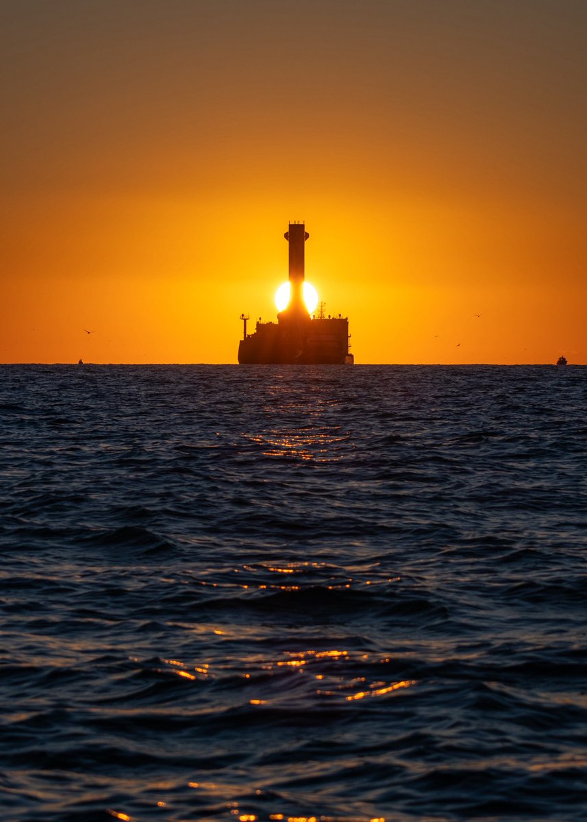 DavidJDPhotos's tweet image. It’s a new day.
#NewGlenn #BlueOrigin 
@davill @JeffBezos