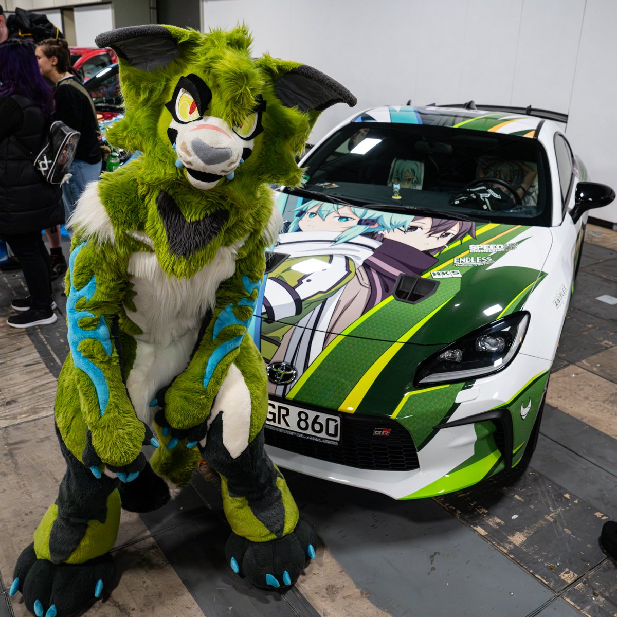 Match the suit to the car