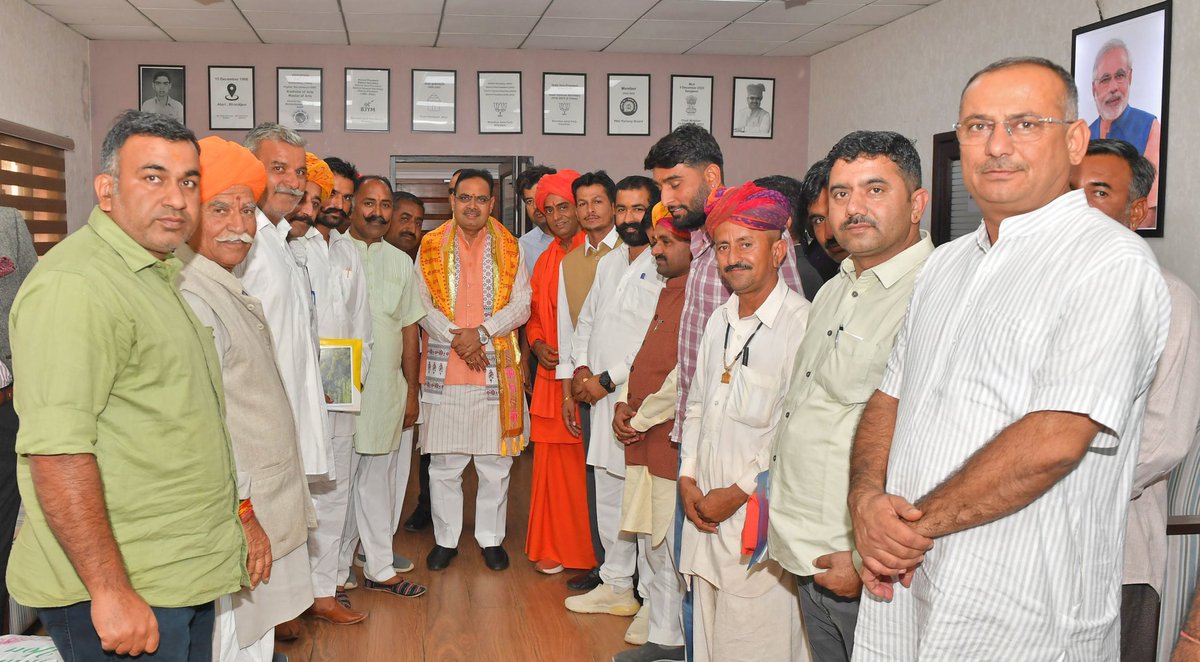 SSKharaBJP's tweet image. आज जयपुर में राजस्थान के माननीय मुख्यमंत्री श्री भजनलाल शर्मा जी से शिष्टाचार भेंट कर जैसलमेर की ओरण, गोचर, तालाब, खडीन एवं आगोर जैसी सदियों पुरानी पर्यावरणीय और सांस्कृतिक धरोहरों के संरक्षण पर विस्तृत एवं सार्थक चर्चा की।

प्रदेश में इन परंपरागत सामुदायिक भूमियों को विभिन्न…