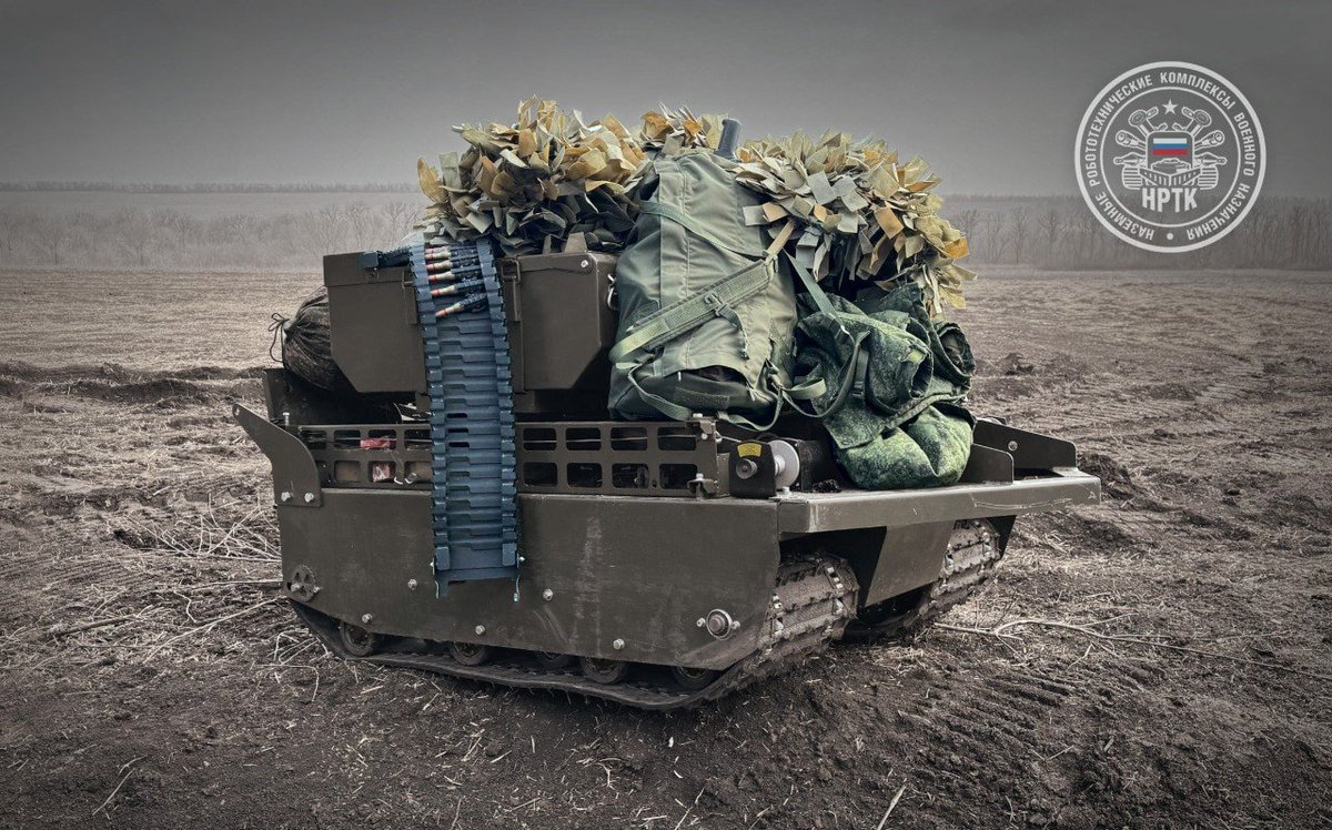 charly0153's tweet image. Las últimas en verse han sido el LASER aunque ya digo que le han instalado de todo. La clave es la plataforma y en esta han conseguido un producto práctico. Aquí varias con lanzagranadas y una de transporte