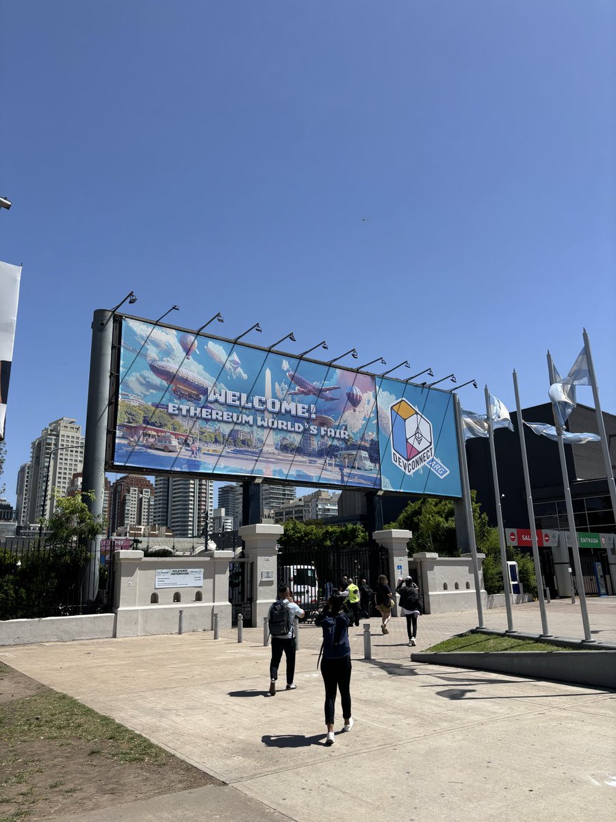 tsloan_tech's tweet image. g∩eura