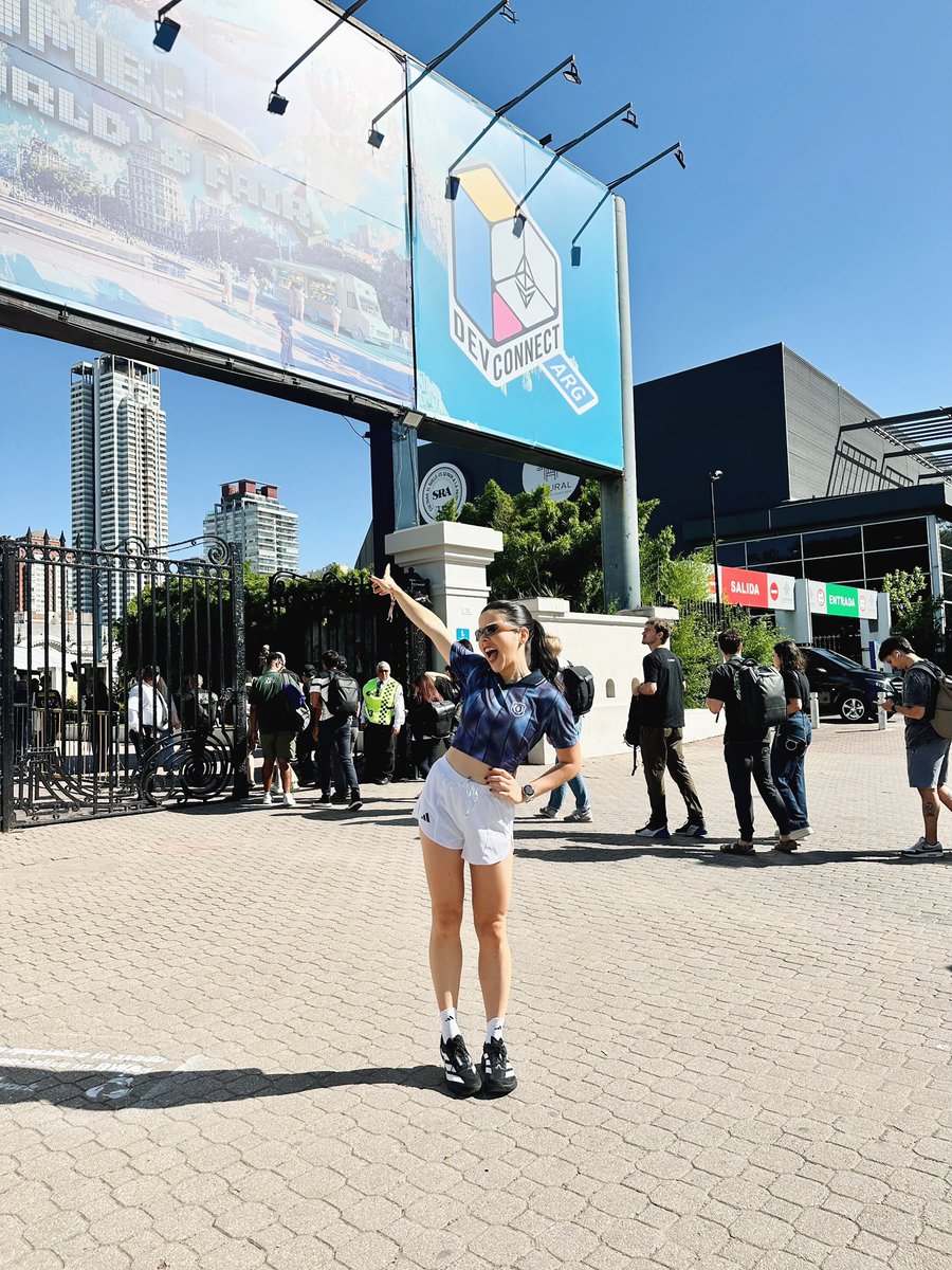 gm Buenos Aires 🇦🇷

best combo today: morning run + <a href="/EFDevcon/">Devconnect ARG - the first Ethereum World’s Fair</a> energy 🏃‍♀️

today was all about friends, community, and our wild little running crew 

and guess what???
we're doing it again tomorrow 
DM if you want to join 🤩