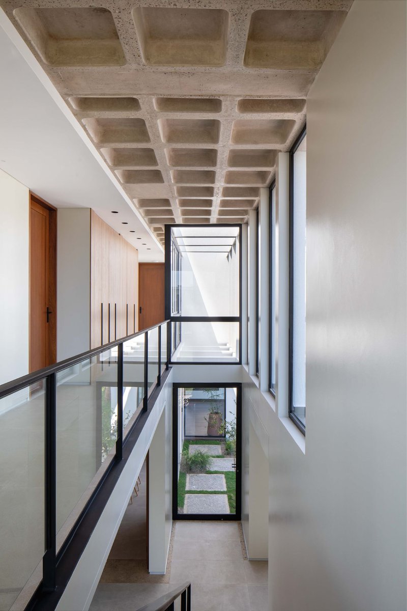 archinect's tweet image. CASA AP by KG+STUDIO 📸 Paul Renaud #ArchinectProjects
 
Project details at archinect.com/firms/project/…