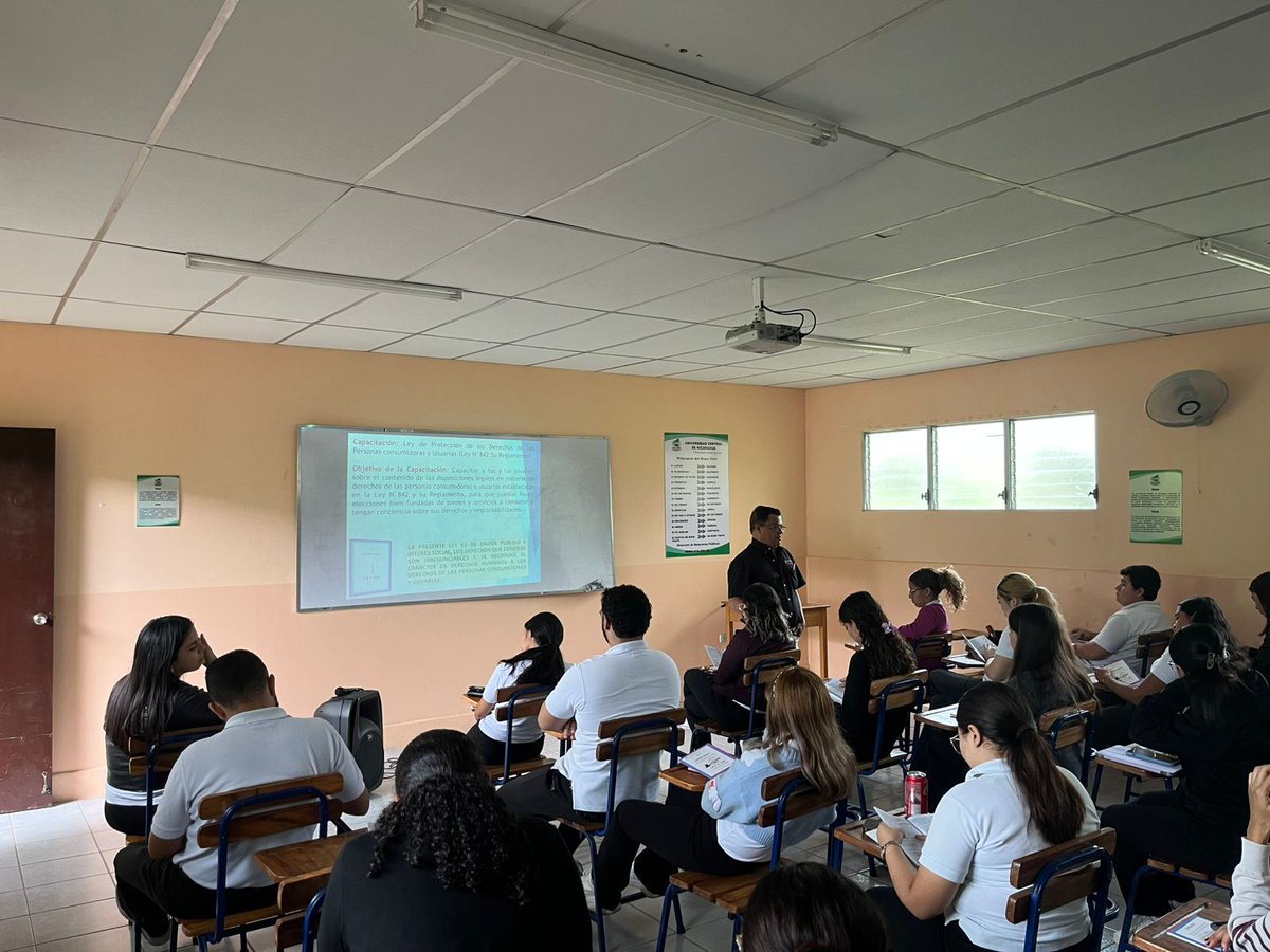 ucn_central's tweet image. UCN Estelí Recibe Charla del MIFIC sobre Ley 842 ⚖️

La UCN Estelí (Sede Doral) realizó el 14/11/2025 una charla del MIFIC sobre la Ley No. 842 (&quot;Ley de Protección de los Derechos de Consumidores y Usuarios&quot;). El objetivo fue fortalecer el conocimiento estudiantil sobre sus…