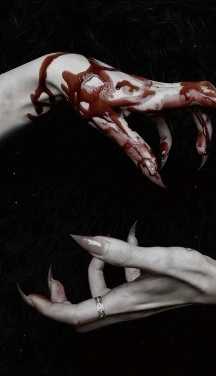 hadjaisreading's tweet image. cr: hot for slayer by Ali Hazelwood