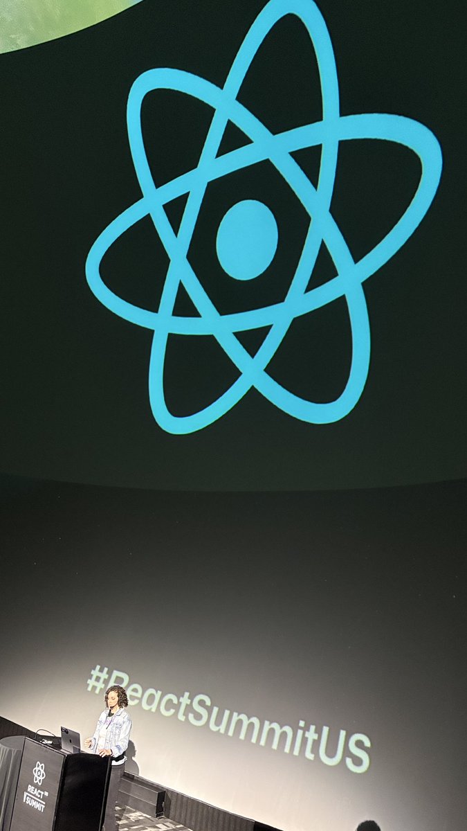 mryechkin's tweet image. #ReactSummitUS off to a great start! Loved the RSC talk by Amy Dutton @selfteachme 👏