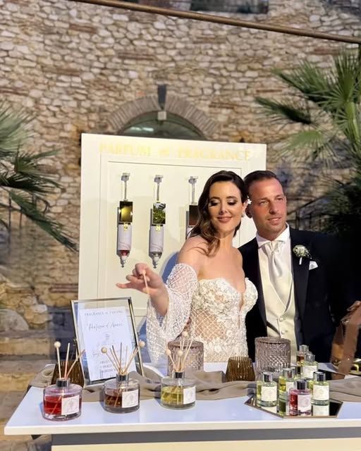ParcoChiaram's tweet photo. … fragranze create su misura: un gesto simbolico che parla di armonia, unicità e piccoli rituali che rendono indimenticabile un giorno speciale. Il mix perfetto che esalta lo stile e romanticismo del nostro @parcochiaramontano https://t.co/uNAr2uKgC7
