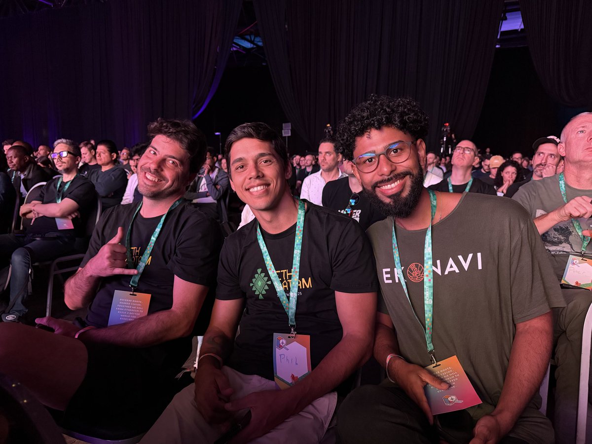 CeLatamOrg's tweet image. 4/
From the panels to the World Fair, between the co-working areas, community hubs, and the music station, @EFDevcon really shows why it’s one of the best places to meet brilliant people building meaningful impact in Web3.