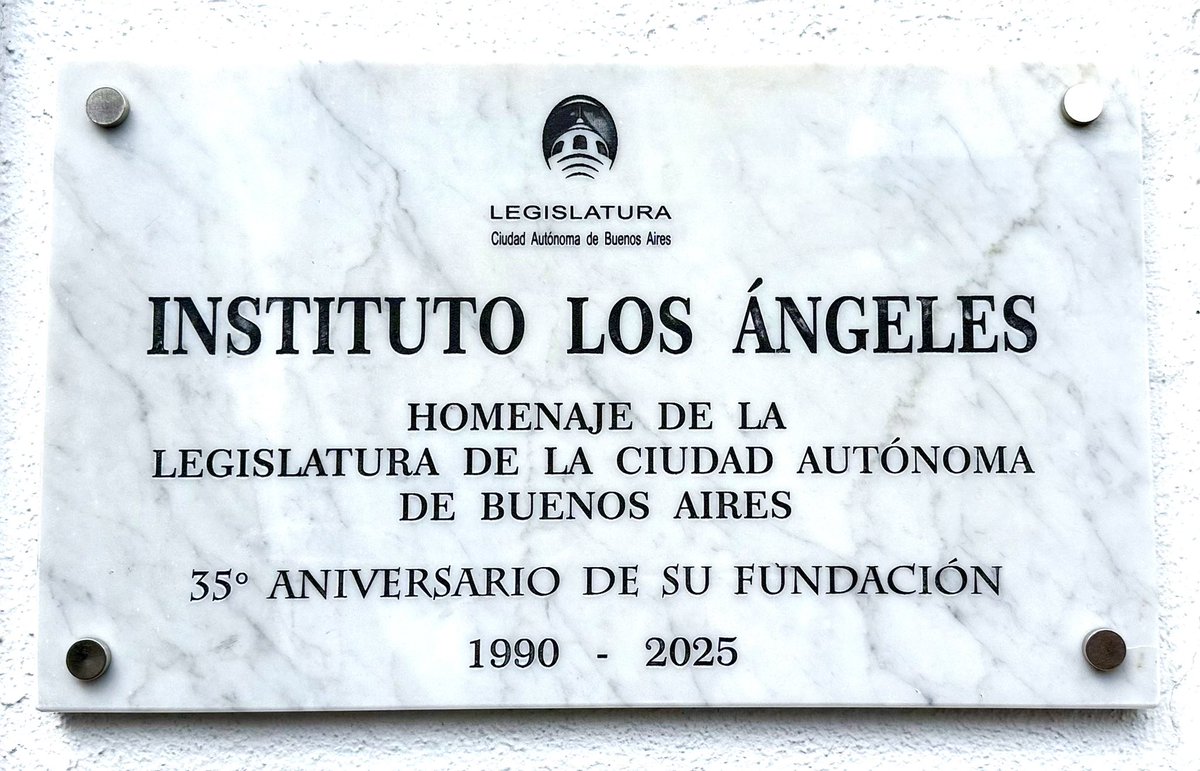 EdEspecial1's tweet photo. Hoy recibimos un reconocimiento de la Legislatura de la Ciudad Autónoma de Buenos Aires por los 35 años del Instituto Los Ángeles. https://t.co/IewN1qTRoE