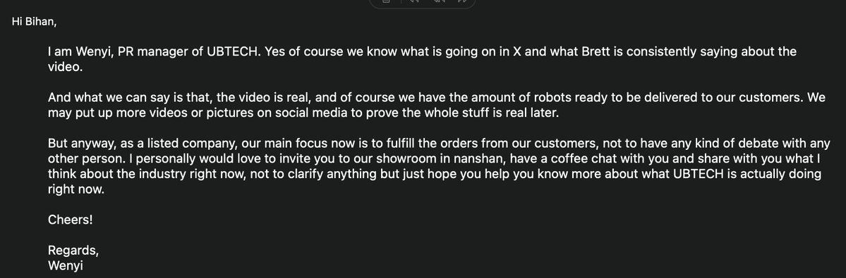 « Oui, bien sûr, nous savons ce qui se passe dans X et ce que Brett dit constamment à propos de la vidéo. »
 On entend l