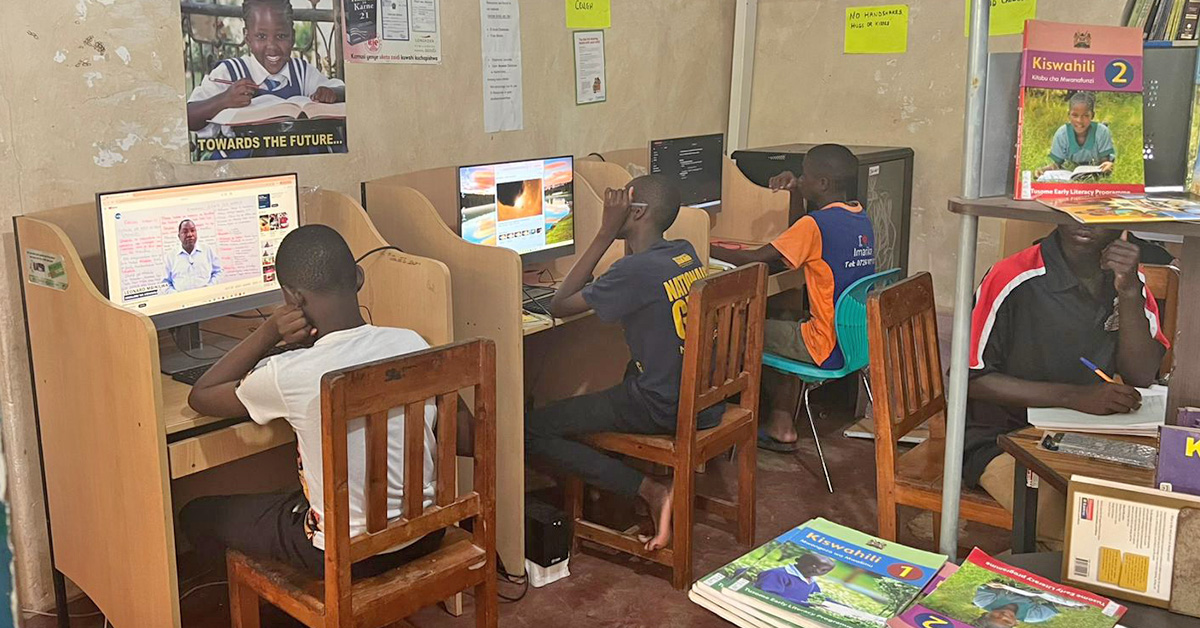 ISOC_Foundation's tweet image. ✨ Grantee Highlight ✨ 

🌍 Transforming Connectivity in Rural Kenya: KENET’s Digital Revolution 

Access to the Internet can change everything from how students learn to how communities thrive. The KENYA EDUCATION NETWORK (KENET) is making that change happen. 

🇰🇪 Through the…