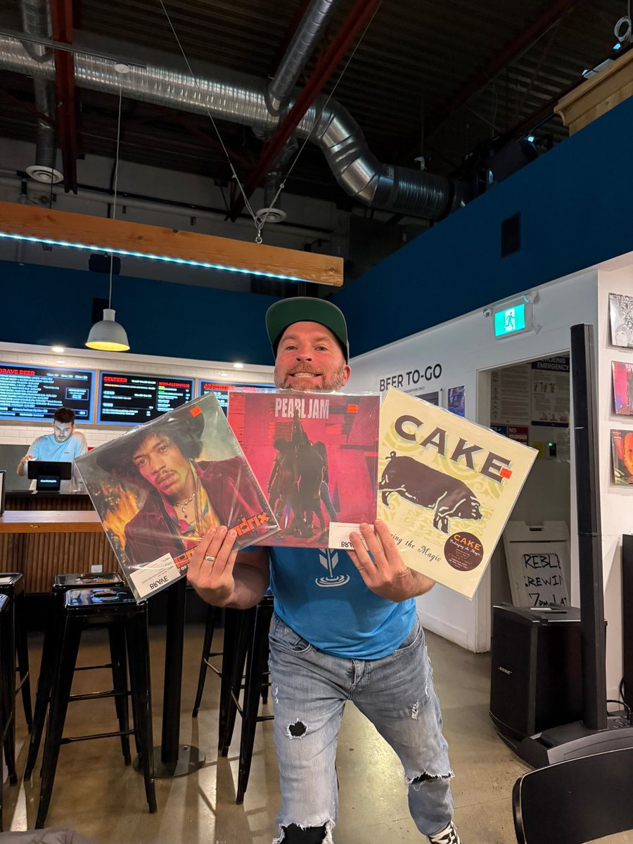 Brewstop #84 on the #QuestToBreak95 of #BrewQuest2025 was #bravebrewing  not only do they have great beers !They got a selection of Vinyl that hits 70% of my #needitneeditgotit ,in this visit I dropped some $ on #jimmyhendrixareyouexperienced #pearljam10 #cakeprolongingthemagic