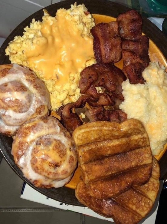 ihyreeece's tweet image. this and chill?