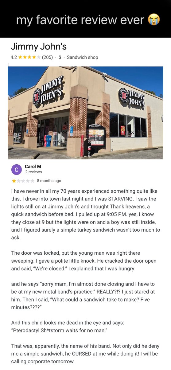 MensHumor's tweet image. Crying literal tears 😂