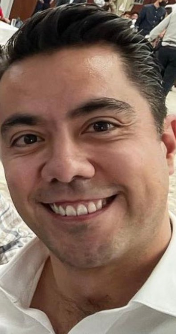 En #Querétaro tienen la realidad bien alterada🚩

Es el #QueretaLove👅Qromador🐒
Ese que le gusta vivir de 💰TU DINERO, ese que le gusta humillarse por unas Qroquetas. Ese que engaña y distrae al ciudadano🐒

Expectativa // Realidad