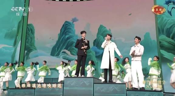 現在這個大模型軍備狀態有點像春晚上那個《上春山》的感覺。

剛看到一個唱得正嗨的，結果鏡頭一切，下一個又上來了，上一秒還在C 位下一秒就被換下場，完全不給喘息的時間。

整個產業現在就是這種節奏，每一家真的在憋大招，只是密度太誇張了，大概就