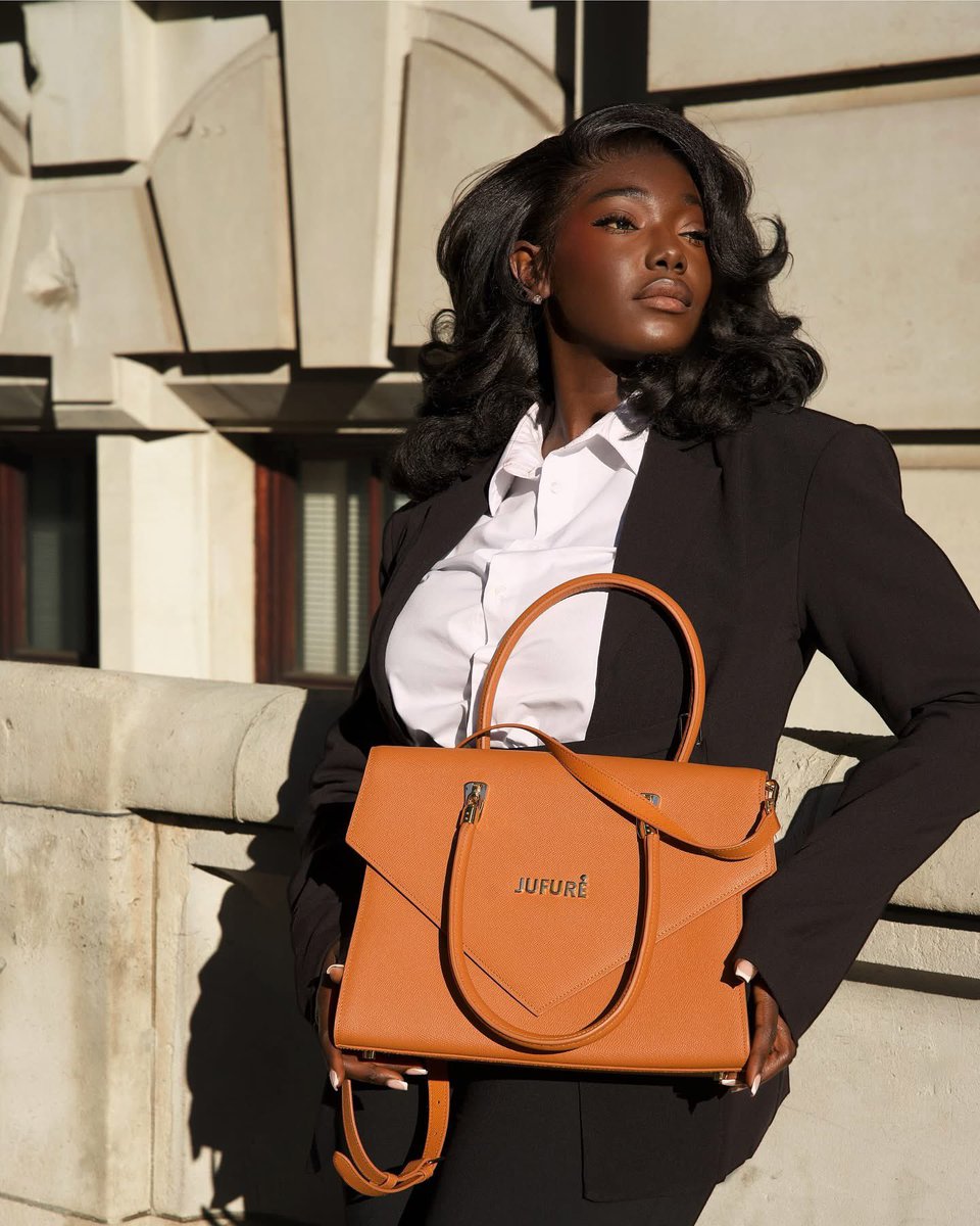 Musu kunda , made for Queens.
A timeless leather piece crafted with dignity, elegance, and purpose. Carry it with pride. 👜