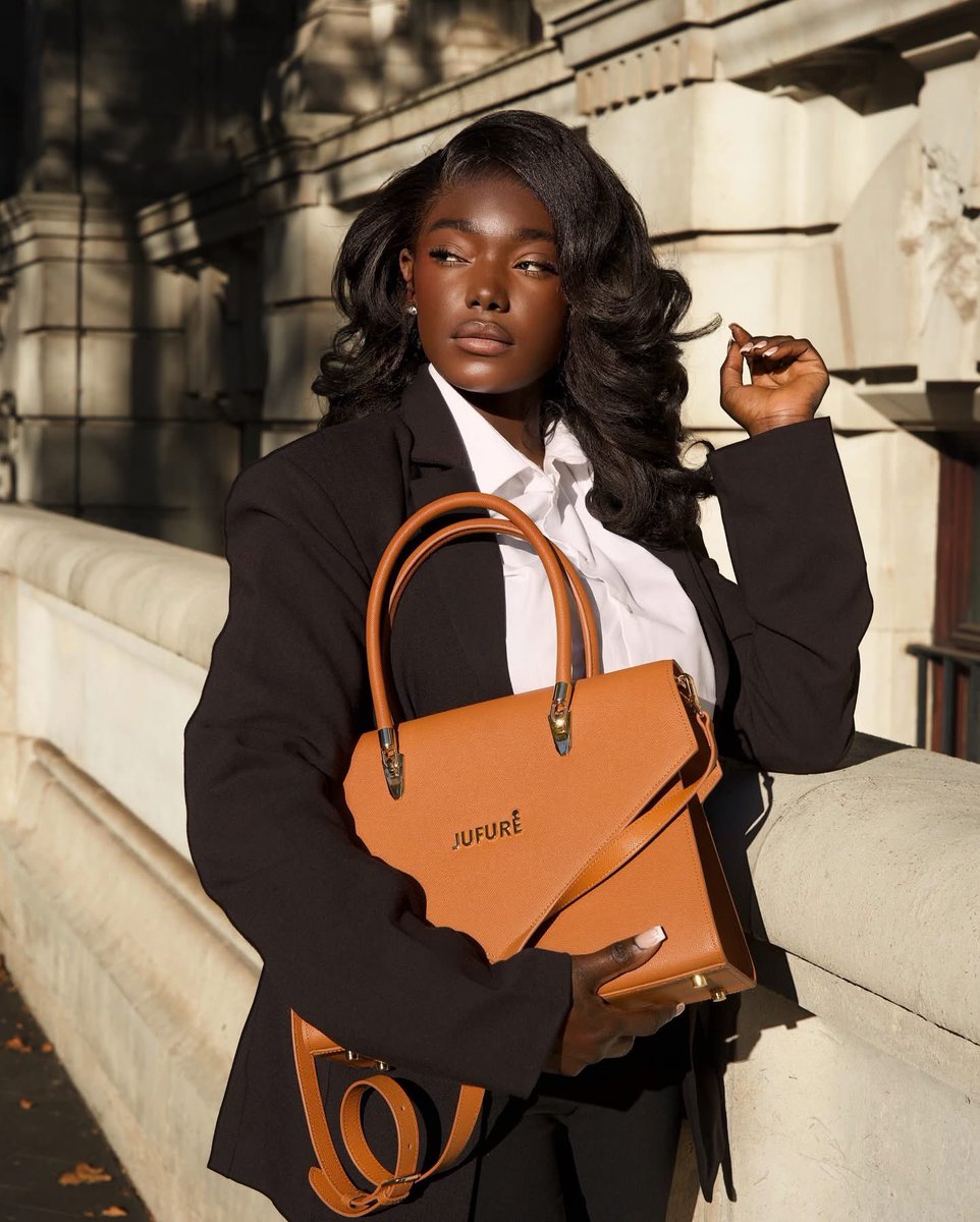 Jufurebrand's tweet photo. Musu kunda , made for Queens.
A timeless leather piece crafted with dignity, elegance, and purpose. Carry it with pride. 👜 https://t.co/damdRUE8Qs