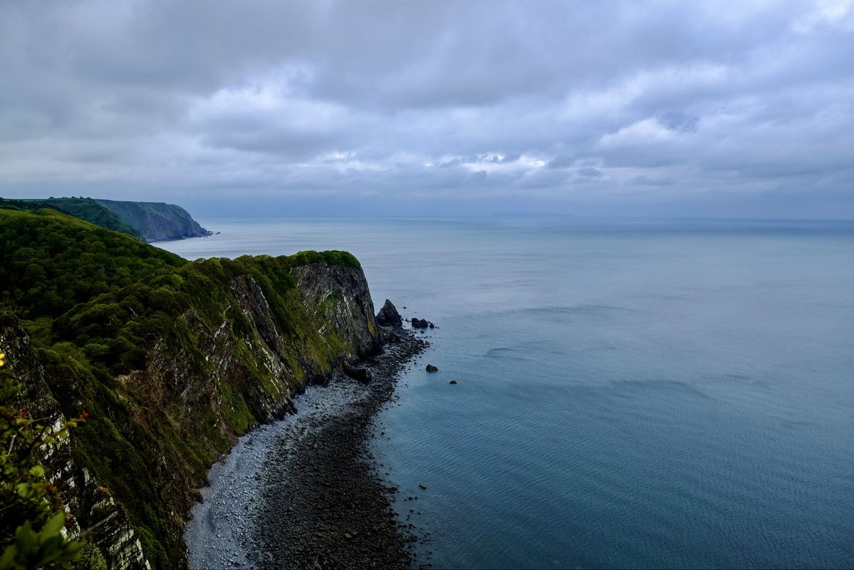 thisdevon's tweet image. Same place on different days ! Looking West and then East ! Stunning #Devon coastline #this_devon you don’t need to travel around the world to see breathtaking scenery #onyourdoorstep @hartlandpeninsula @devonlifemag