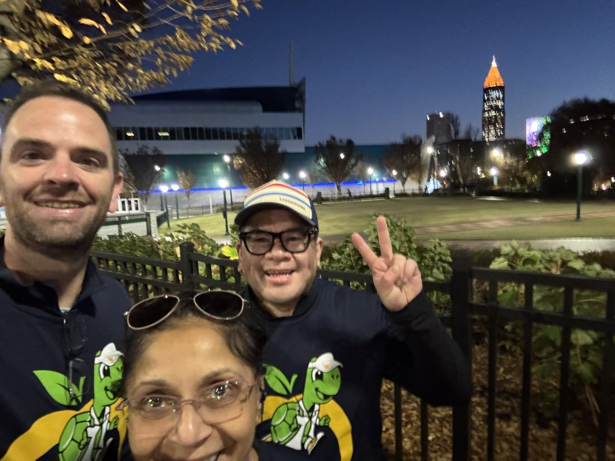 ASCP_Chicago's tweet image. Petri Dishes 5K - getting the early morning run out for our patients. #ASCP2025