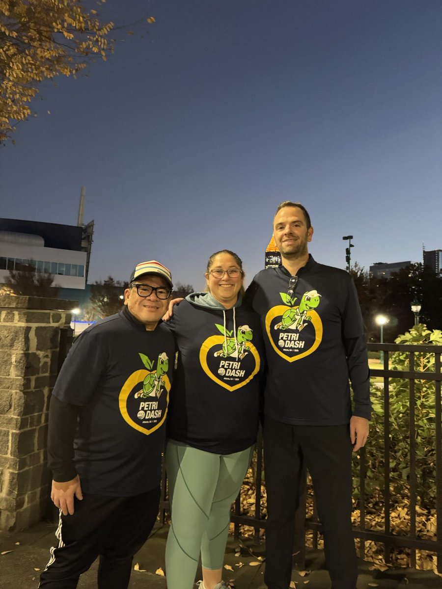 ASCP_Chicago's tweet image. Petri Dishes 5K - getting the early morning run out for our patients. #ASCP2025