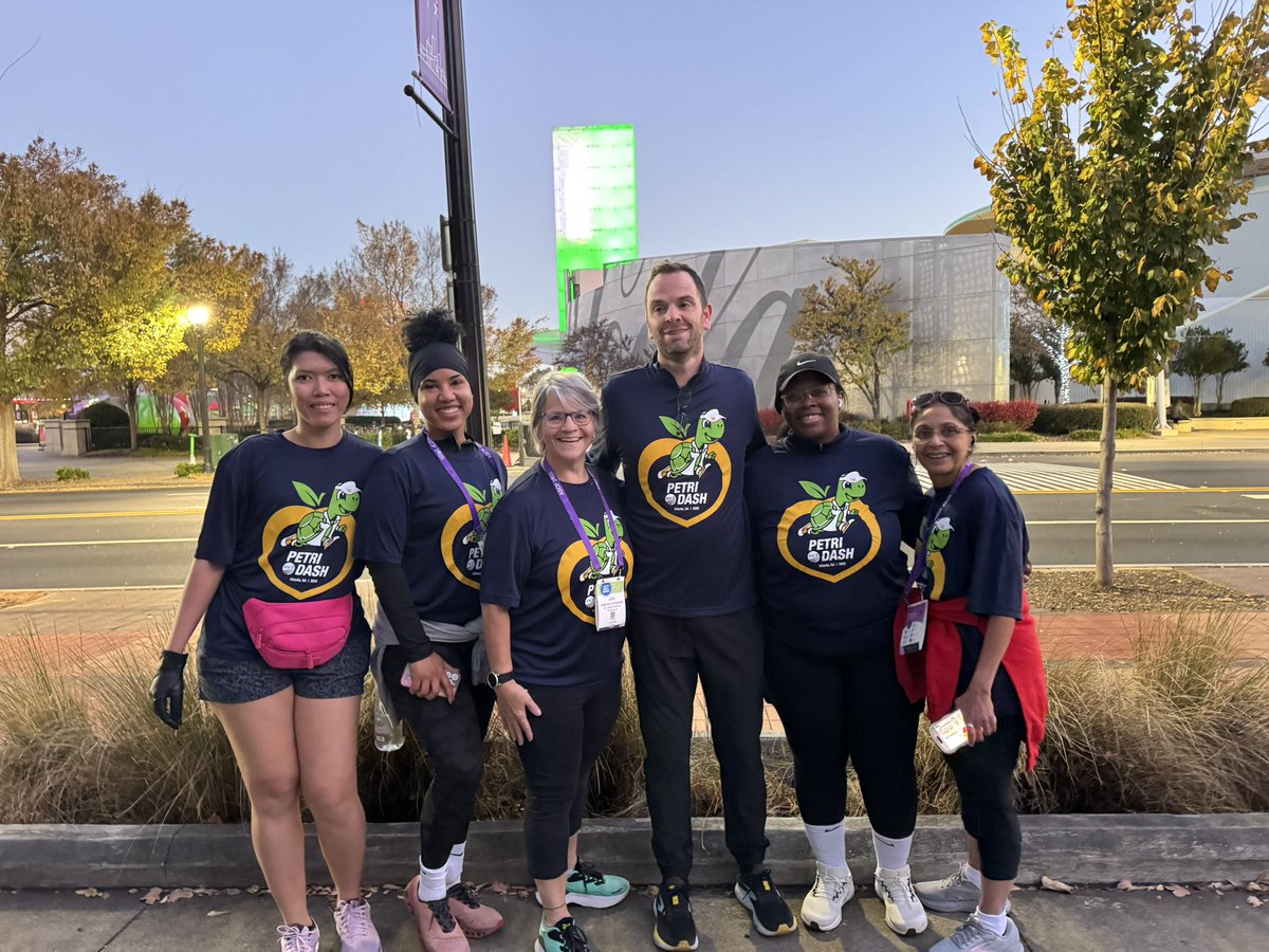 ASCP_Chicago's tweet image. Petri Dishes 5K - getting the early morning run out for our patients. #ASCP2025