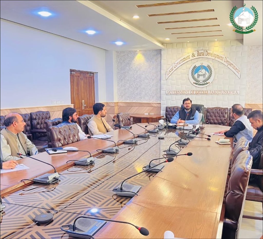 LGKPGovt's tweet photo. Director Reforms chaired a meeting on social media strategy, urging media teams to actively monitor citizen complaints and feedback for improved service delivery
#lgerdd #localgovernment #GoodGovernance #localgovtkp #reforms
@CSKPOfficial https://t.co/ocmEzIsABO