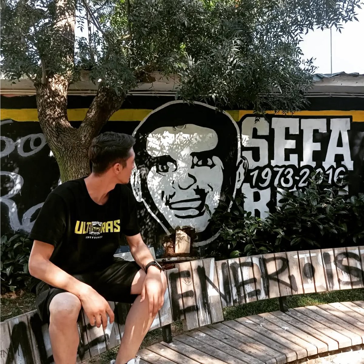 Tribünler bağırdı binlerce defa bu alemde kral Sefa