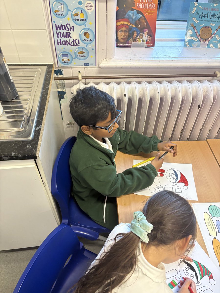 ManorParkSchSM1's tweet image. Year 2 is officially kicking off the festive season! 🎶 Our talented class designed beautiful split pin Santas &amp;amp; Elves for our hall decorations today. Plenty of Christmas music and creative cheer! Great work, everyone! ✂️🎨 #WeAreLeo