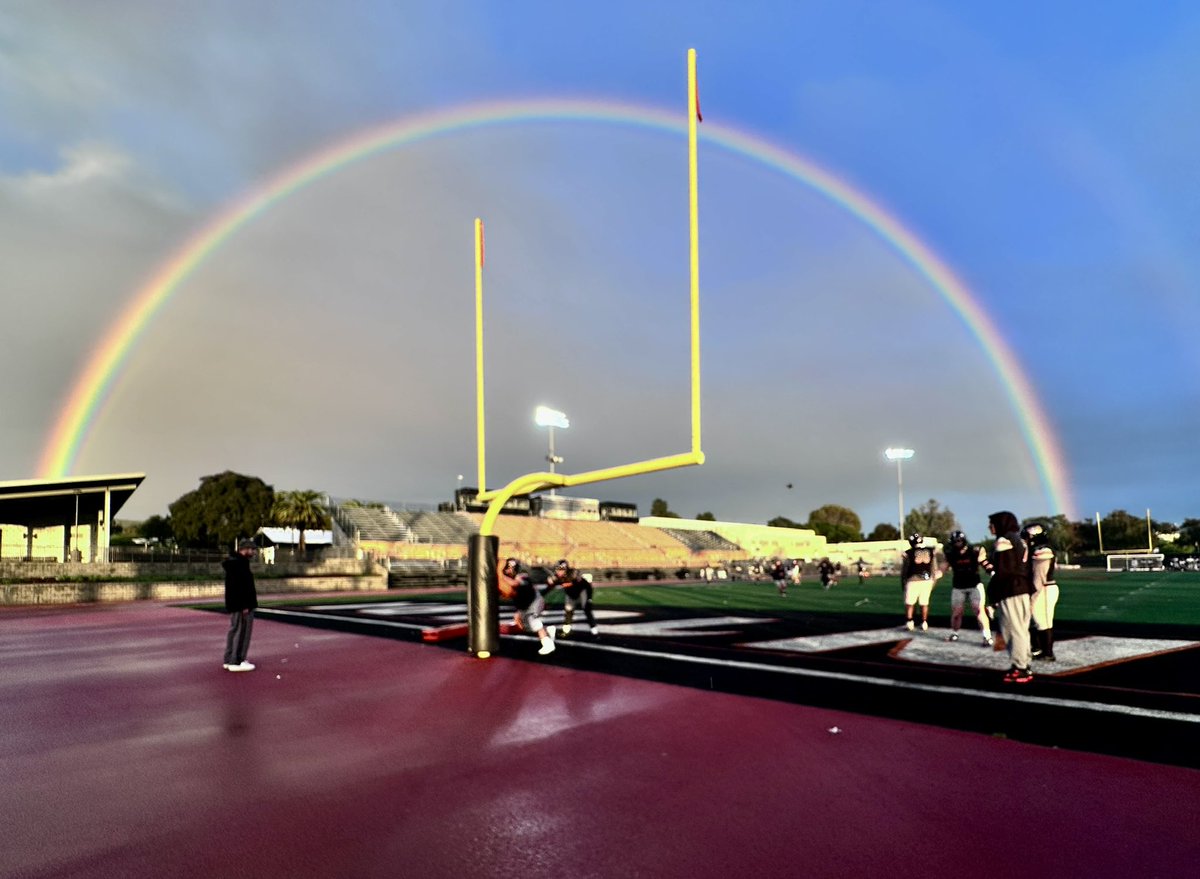 CoachMoose's tweet photo. @k1calderon @VenturaFootball @vcspreps No doubt! @VCPirateFB https://t.co/fXKWZSKzYe