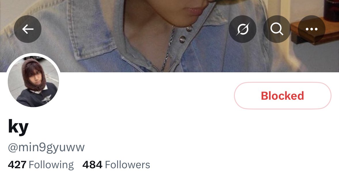 seokhaofairy's tweet image. list of scammers/scam that i am sure of:
• @claixfjh (now: @min9gyuww)
• @SAIRAHIUUUNN (now: @jenniestbalipin)
— portia ignacio from cebu city
— other accounts: @cadicephbaikw @itsserenei @yujintpassists 
• @SH00DER8u (was @shuudeerixe)

unresponsive for refund and posted as…
