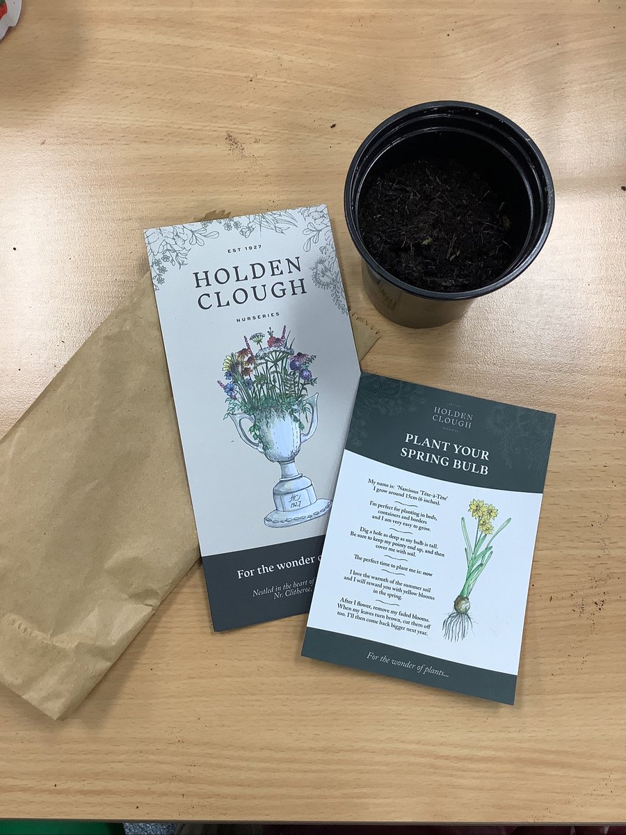 Our Gardening Club have been busy planting bulbs this afternoon. Thank you to Holden Clough Nursery for donating the growing kits.