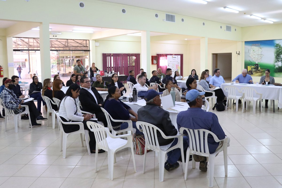 📍 Boquerón

El Director General del SNPP <a href="/JoseCoglioloA/">José Cogliolo</a>  acompañó esta mañana a la ministra de Ministerio de <a href="/MTESS_PY/">Ministerio de Trabajo, Empleo y Seguridad Social</a>, <a href="/monicarecalded/">Monica Recalde</a>, a la viceministra de Empleo, <a href="/veronicalopezb2/">Verónica López</a>, y a la directora general de Protección a la Niñez y Adolescencia de la CONAETI, Laura Díaz