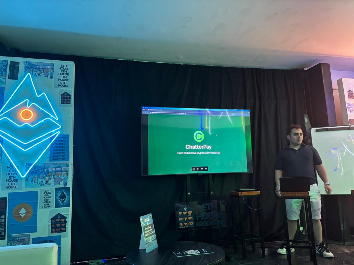chatterpay's tweet image. What a way to start Devconnect week.

Scroll Ecosystem Day brought the @Scroll_ZKP community together in Buenos Aires, kicking off one of the biggest crypto weeks South America has seen.

Grateful to be part of this. Can&apos;t wait for what&apos;s next 💚